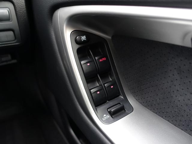 レガシィツーリングワゴン ２．０ＧＴ　アーバンセレクション　フルタイム４ＷＤ　社外ＨＤＤナビ　バックカメラ　フルセグ　ＥＴＣ　スマートキー　パドルシフト　革巻ステアリング　ＨＩＤヘッドライト　フォグランプ　オートライト　バックフォグ　純正アルミ（28枚目）