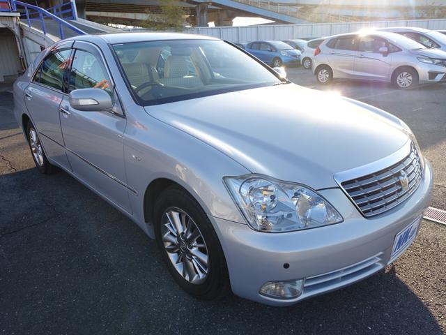 クラウン ロイヤルサルーン　６０ｔｈスペシャルＥＤ　純正ＨＤＤナビ　バックカメラ　ナビ連動ＥＴＣ　パワーシート　コーナーセンサー　ＨＩＤヘッドライト　オートライト　フォグランプ　スマートキー　クルーズコントロール（6枚目）