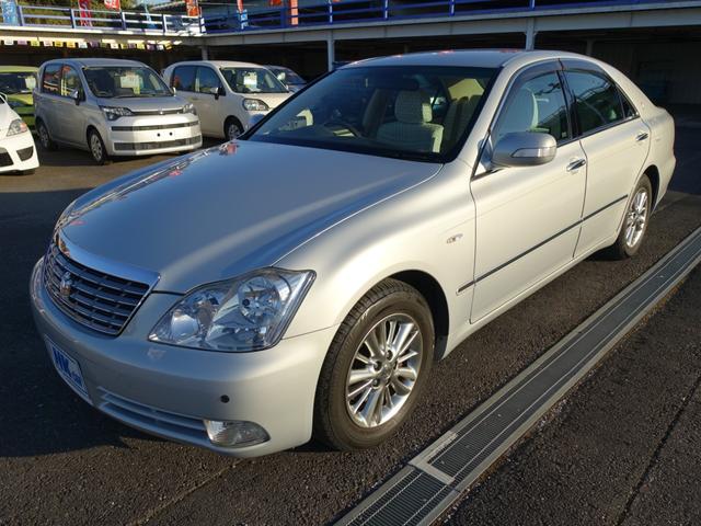 クラウン ロイヤルサルーン　６０ｔｈスペシャルＥＤ　純正ＨＤＤナビ　バックカメラ　ナビ連動ＥＴＣ　パワーシート　コーナーセンサー　ＨＩＤヘッドライト　オートライト　フォグランプ　スマートキー　クルーズコントロール（7枚目）