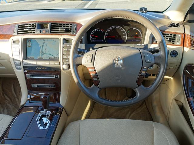 クラウン ロイヤルサルーン　６０ｔｈスペシャルＥＤ　純正ＨＤＤナビ　バックカメラ　ナビ連動ＥＴＣ　パワーシート　コーナーセンサー　ＨＩＤヘッドライト　オートライト　フォグランプ　スマートキー　クルーズコントロール（15枚目）