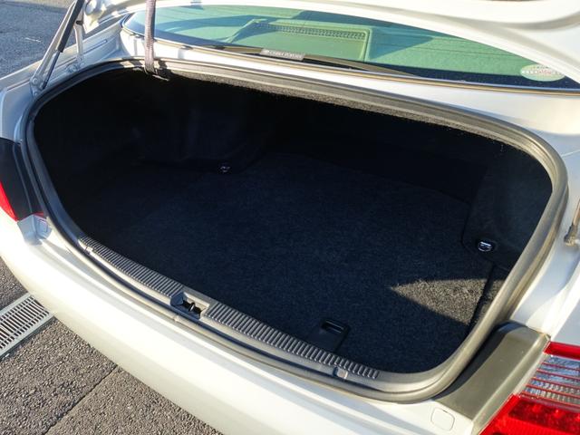 クラウン ロイヤルサルーン　６０ｔｈスペシャルＥＤ　純正ＨＤＤナビ　バックカメラ　ナビ連動ＥＴＣ　パワーシート　コーナーセンサー　ＨＩＤヘッドライト　オートライト　フォグランプ　スマートキー　クルーズコントロール（18枚目）