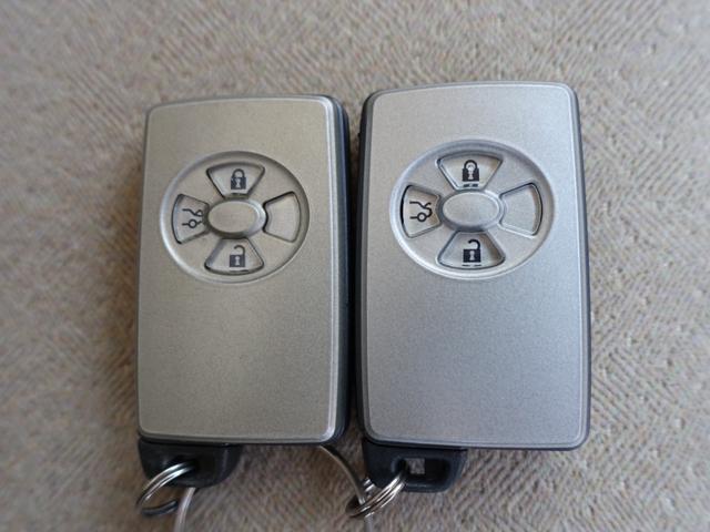 クラウン ロイヤルサルーン　６０ｔｈスペシャルＥＤ　純正ＨＤＤナビ　バックカメラ　ナビ連動ＥＴＣ　パワーシート　コーナーセンサー　ＨＩＤヘッドライト　オートライト　フォグランプ　スマートキー　クルーズコントロール（21枚目）