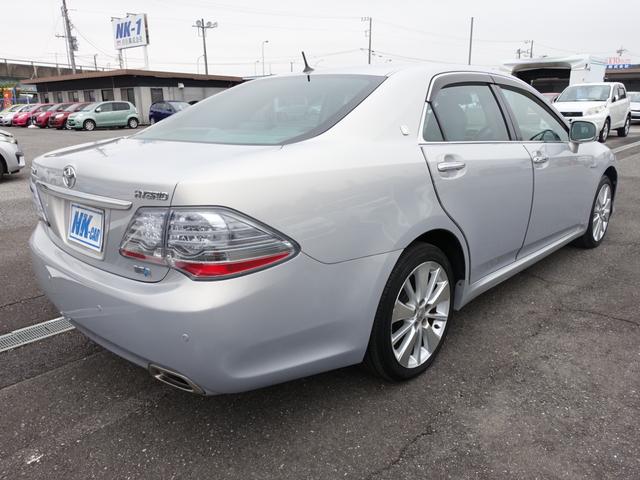 クラウンハイブリッド スタンダードパッケージ　走行４７０００ｋｍ　純正ＨＤＤナビ　横後カメラ　ナビ連動ＥＴＣ　フルセグ　Ｂｌｕｅｔｏｏｔｈ　スマートキー　ＨＩＤヘッドライト　オートライト　コーナーセンサー　ステアリングリモコン　パワーシート（8枚目）