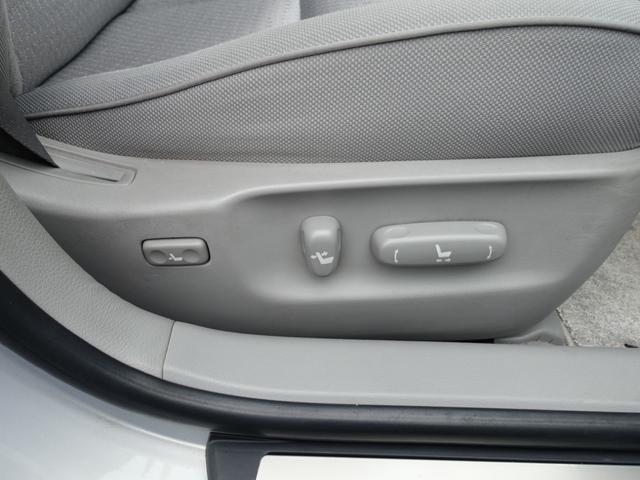 クラウンハイブリッド スタンダードパッケージ　走行４７０００ｋｍ　純正ＨＤＤナビ　横後カメラ　ナビ連動ＥＴＣ　フルセグ　Ｂｌｕｅｔｏｏｔｈ　スマートキー　ＨＩＤヘッドライト　オートライト　コーナーセンサー　ステアリングリモコン　パワーシート（33枚目）