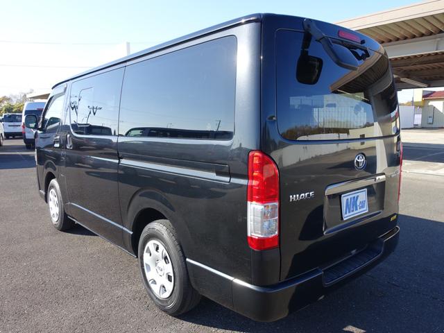 ハイエースバン スーパーGL ダークプライム 純正メモリーナビ バックカメラ フルセグ Bluetooth ステアリングリモコン ETC2.0 黒木目調パネル LEDヘッドライト オートライト フォグランプ スマートキー 後席冷暖房(9枚目)