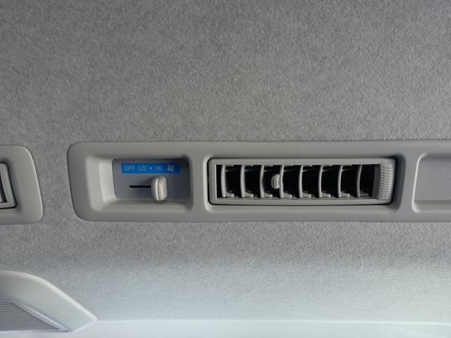 ハイエースバン スーパーGL ダークプライム 純正メモリーナビ バックカメラ フルセグ Bluetooth ステアリングリモコン ETC2.0 黒木目調パネル LEDヘッドライト オートライト フォグランプ スマートキー 後席冷暖房(30枚目)
