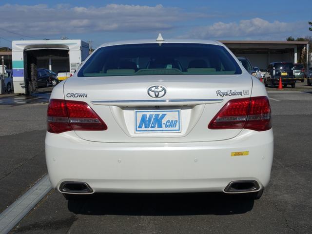クラウン ロイヤルサルーンＧ　純正ＨＤＤナビ　フルセグ　スマートキー　コーナーセンサー　ＥＴＣ　パワーシート　ＨＩＤヘッドライト　オートライト　フォグランプ　クルーズコントロール　ステアリングリモコン（3枚目）