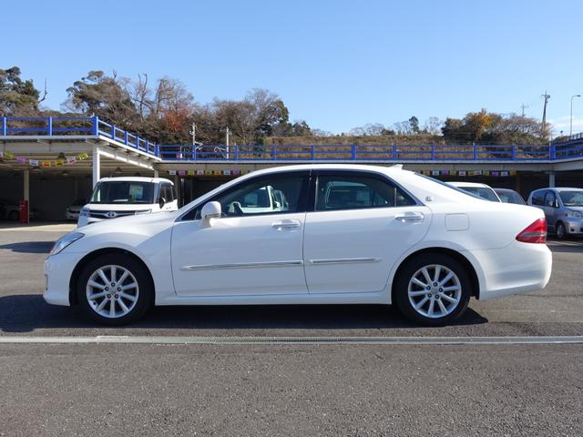 クラウン ロイヤルサルーンＧ　純正ＨＤＤナビ　フルセグ　スマートキー　コーナーセンサー　ＥＴＣ　パワーシート　ＨＩＤヘッドライト　オートライト　フォグランプ　クルーズコントロール　ステアリングリモコン（5枚目）