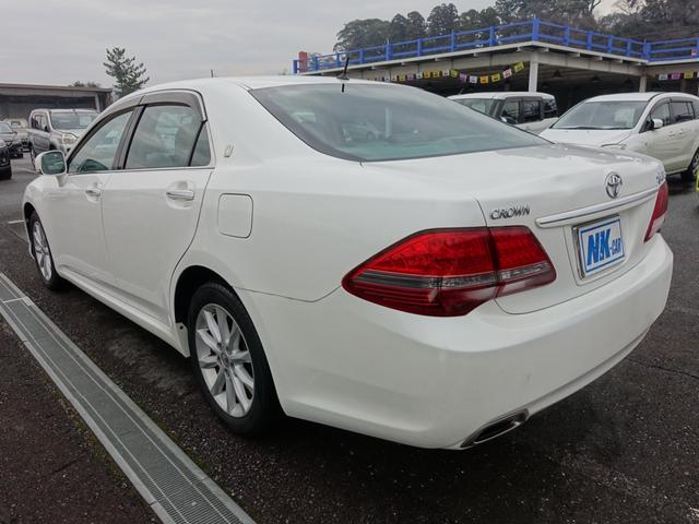 クラウン ロイヤルサルーン　ナビパッケージ　純正ＨＤＤナビ　フルセグ　Ｂｌｕｅｔｏｏｔｈ　バックカメラ　ＨＩＤヘッドライト　オートライト　フォグランプ　ＥＴＣ　クルーズコントロール　スマートキー　パワーシート　走行４１０００ｋｍ（9枚目）