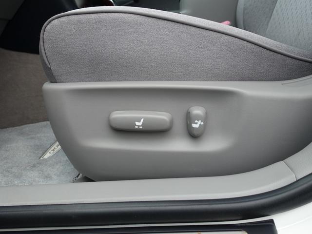 クラウン ロイヤルサルーン　ナビパッケージ　純正ＨＤＤナビ　フルセグ　Ｂｌｕｅｔｏｏｔｈ　バックカメラ　ＨＩＤヘッドライト　オートライト　フォグランプ　ＥＴＣ　クルーズコントロール　スマートキー　パワーシート　走行４１０００ｋｍ（31枚目）