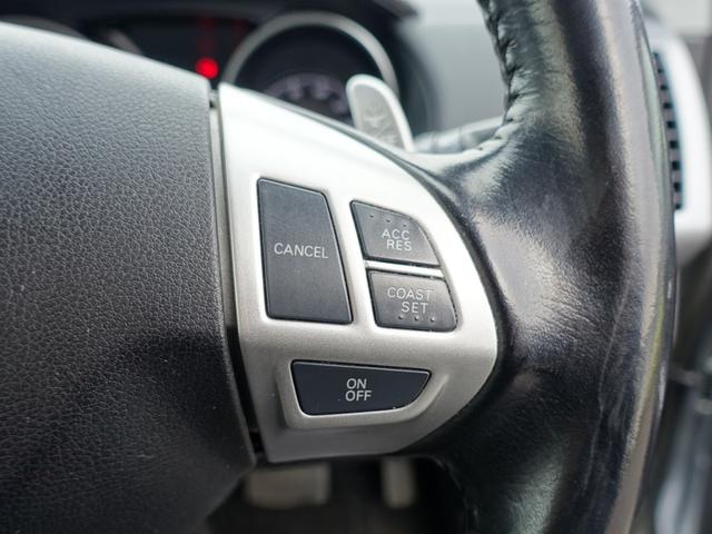 �N���[�Y�R���g���[���@�\�ō������H�A�������h���C�u�Ȃǃh���C�o�[�̕��S���y�������K�ɉ^�]�ł��܂��B