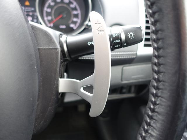 �X�e�A�����O�z�C�[�����E�̃X�C�b�`����ŁA�}�j���A���Ԋ��o�̃V�t�g�`�F���W�������߂܂��B