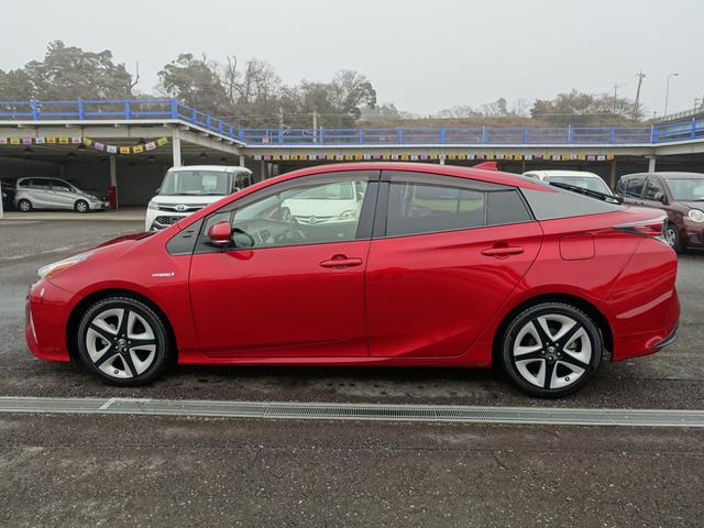 プリウス Ｓツーリングセレクション　本革シート　純正メモリーナビ　バックカメラ　フルセグ　Ｂｌｕｅｔｏｏｔｈ　ナビ連動ＥＴＣ　シートヒーター　クルーズコントロール　ステアリングリモコン　スマートキー　ＬＥＤヘッドライト　オートライト（5枚目）