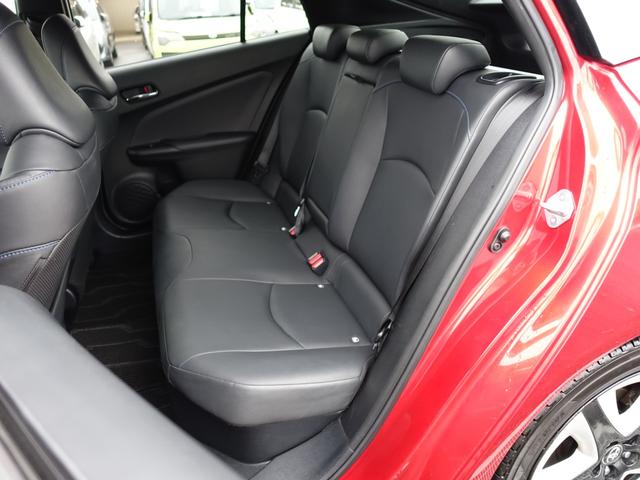 プリウス Ｓツーリングセレクション　本革シート　純正メモリーナビ　バックカメラ　フルセグ　Ｂｌｕｅｔｏｏｔｈ　ナビ連動ＥＴＣ　シートヒーター　クルーズコントロール　ステアリングリモコン　スマートキー　ＬＥＤヘッドライト　オートライト（14枚目）