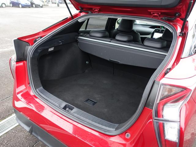 プリウス Ｓツーリングセレクション　本革シート　純正メモリーナビ　バックカメラ　フルセグ　Ｂｌｕｅｔｏｏｔｈ　ナビ連動ＥＴＣ　シートヒーター　クルーズコントロール　ステアリングリモコン　スマートキー　ＬＥＤヘッドライト　オートライト（18枚目）