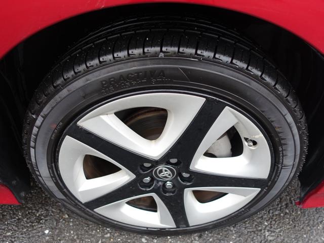 プリウス Ｓツーリングセレクション　本革シート　純正メモリーナビ　バックカメラ　フルセグ　Ｂｌｕｅｔｏｏｔｈ　ナビ連動ＥＴＣ　シートヒーター　クルーズコントロール　ステアリングリモコン　スマートキー　ＬＥＤヘッドライト　オートライト（19枚目）