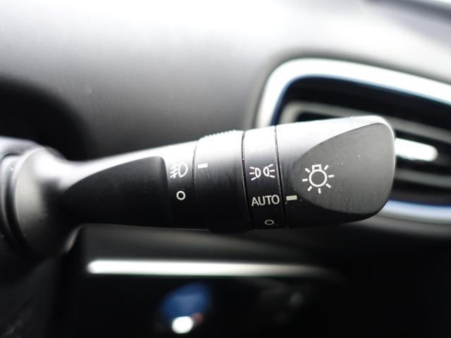 プリウス Ｓツーリングセレクション　本革シート　純正メモリーナビ　バックカメラ　フルセグ　Ｂｌｕｅｔｏｏｔｈ　ナビ連動ＥＴＣ　シートヒーター　クルーズコントロール　ステアリングリモコン　スマートキー　ＬＥＤヘッドライト　オートライト（27枚目）