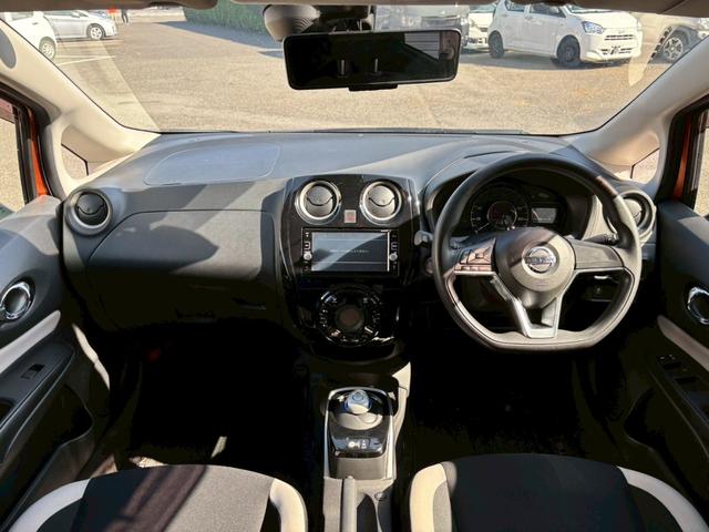 ノート ｅ－パワー　Ｘ　純正フルセグナビ　衝突軽減ブレーキ　プッシュスタート　前方ドラレコ（6枚目）