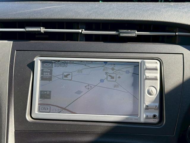 プリウス Ｓ　純正ナビ　社外アルミ　プッシュスタート（8枚目）