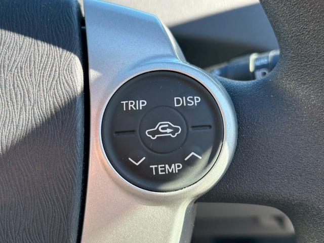 プリウス Ｓ　純正ナビ　社外アルミ　プッシュスタート（9枚目）