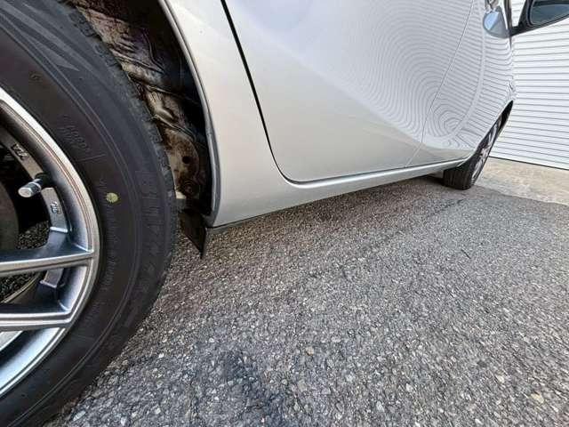 アクア Ｇ　純正ナビ　社外アルミ　キーレス（17枚目）