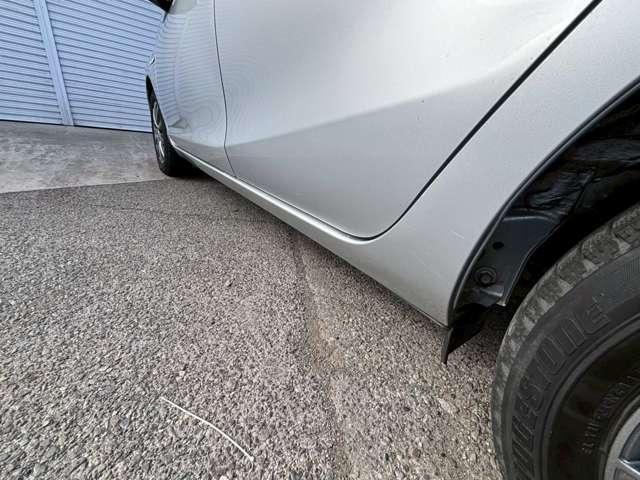 アクア Ｇ　純正ナビ　社外アルミ　キーレス（18枚目）