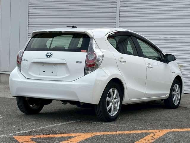 アクア Ｌ　キーレス　純正オーディオ　社外アルミ（13枚目）