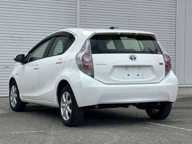 アクア Ｌ　キーレス　純正オーディオ　社外アルミ（14枚目）