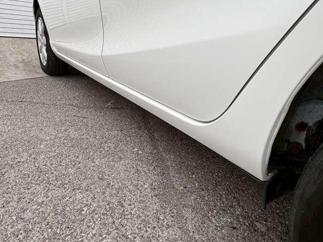 アクア Ｌ　キーレス　純正オーディオ　社外アルミ（17枚目）