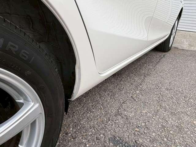 アクア Ｌ　キーレス　純正オーディオ　社外アルミ（18枚目）