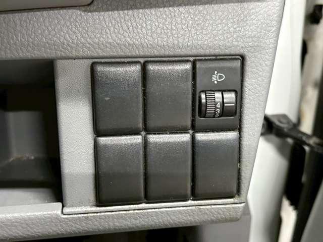 ワゴンＲ ＦＸリミテッド　純正オーディオ　プッシュスタート　純正アルミ　電動格納ミラー　オートエアコン（23枚目）
