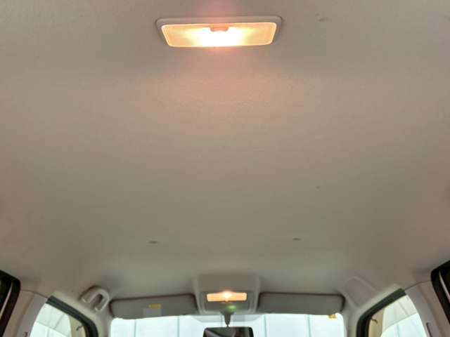 ワゴンＲ ＦＸリミテッド　純正オーディオ　プッシュスタート　純正アルミ　電動格納ミラー　オートエアコン（31枚目）