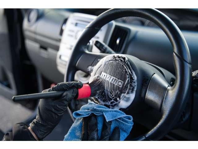 プリウス Ｓ　純正ＣＤ／ＤＶＤ／Ｂｌｕｅｔｏｏｔｈ対応ＨＤＤナビ　バックカメラ　ＥＴＣ　３６０度ドラレコ　クリアランスソナーセンサー　ＨＩＤ　純正アルミ　オートエアコン　プッシュスタート（6枚目）