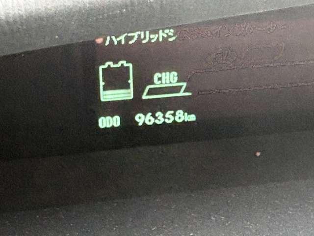 プリウス Ｓ　純正ＣＤ／ＤＶＤ／Ｂｌｕｅｔｏｏｔｈ対応ＨＤＤナビ　バックカメラ　ＥＴＣ　３６０度ドラレコ　クリアランスソナーセンサー　ＨＩＤ　純正アルミ　オートエアコン　プッシュスタート（10枚目）
