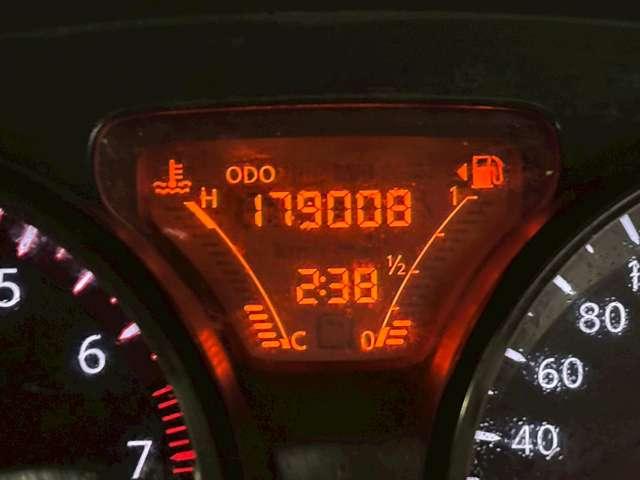 ノート ニスモ　Ｓ　５ＭＴ　純正フルセグ／ＣＤ／ＤＶＤ／Ｂｌｕｅｔｏｏｔｈ対応ナビ　バックカメラ　社外アルミ　プッシュスタート（10枚目）