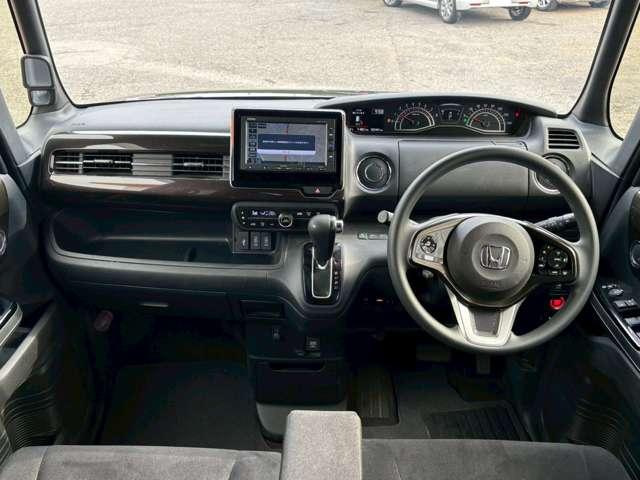 Ｎ－ＢＯＸカスタム Ｇ・Ｌホンダセンシング　両側パワースライド　衝突軽減ブレーキ　純正ＣＤ／ＳＤ／Ｂｌｕｅｔｏｏｔｈ対応ナビ　バックカメラ　ＥＴＣ　アダプティブクルーズコントロール　シーケンシャルウインカー　ＬＥＤヘッドライト　純正アルミ（9枚目）