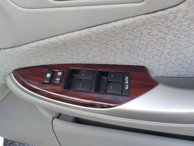 クラウン ロイヤルサルーン　ワンオーナー　走行６万ｋｍ台　純正ＨＤＤナビ　バックモニター　ＤＶＤ　フルセグ　前席電動シート　ＨＩＤ　ＥＴＣ　内装クリーニング抗菌済（16枚目）