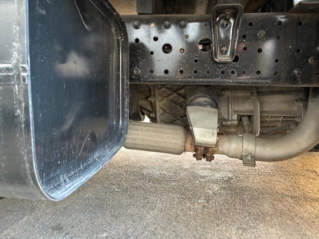 キャンターガッツ ロング全低床ＤＸ　１．３８トン（13枚目）