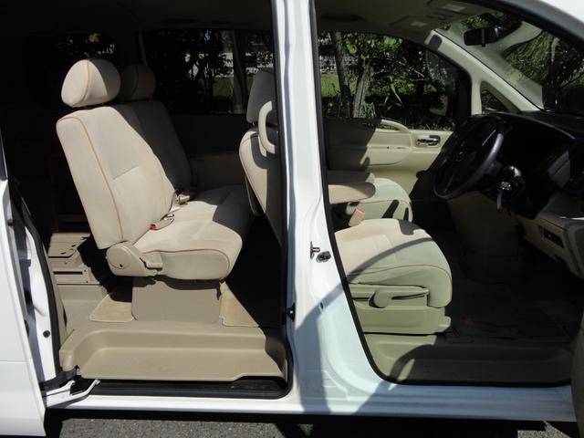 セレナ 20S 福祉車両 リフト 定員6名 純正ナビ TV Bカメラ車椅子1基 4WD(11枚目)