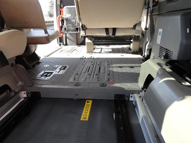 NV350キャラバンバン スーパーロングワイドDX 福祉車両 車椅子4基 Dタイプ リフト オートステップ左スライドドア- 定員10名(9枚目)