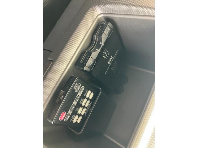 ハイエースワゴン ＧＬ　ＥＴＣ　バックカメラ　ナビ　ＴＶ　電動スライドドア　キーレスエントリー　電動格納ミラー　ＡＴ　ＣＤ　ＵＳＢ　Ｂｌｕｅｔｏｏｔｈ　１００Ｖ電源　盗難防止システム　ＡＢＳ　エアコン　パワーステアリング（9枚目）