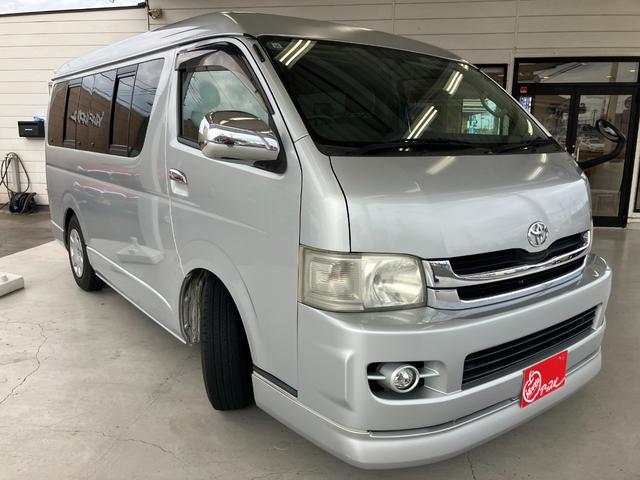 ハイエースワゴン ＧＬ　ＥＴＣ　バックカメラ　ナビ　ＴＶ　電動スライドドア　キーレスエントリー　電動格納ミラー　ＡＴ　ＣＤ　ＵＳＢ　Ｂｌｕｅｔｏｏｔｈ　１００Ｖ電源　盗難防止システム　ＡＢＳ　エアコン　パワーステアリング（12枚目）