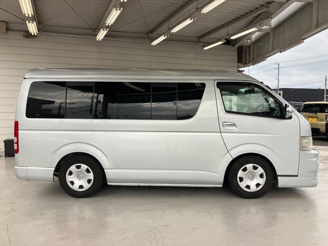 ハイエースワゴン ＧＬ　ＥＴＣ　バックカメラ　ナビ　ＴＶ　電動スライドドア　キーレスエントリー　電動格納ミラー　ＡＴ　ＣＤ　ＵＳＢ　Ｂｌｕｅｔｏｏｔｈ　１００Ｖ電源　盗難防止システム　ＡＢＳ　エアコン　パワーステアリング（14枚目）