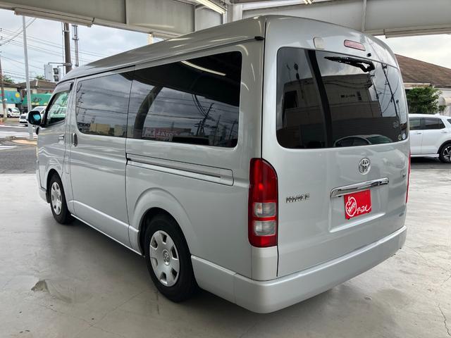 ハイエースワゴン ＧＬ　ＥＴＣ　バックカメラ　ナビ　ＴＶ　電動スライドドア　キーレスエントリー　電動格納ミラー　ＡＴ　ＣＤ　ＵＳＢ　Ｂｌｕｅｔｏｏｔｈ　１００Ｖ電源　盗難防止システム　ＡＢＳ　エアコン　パワーステアリング（18枚目）