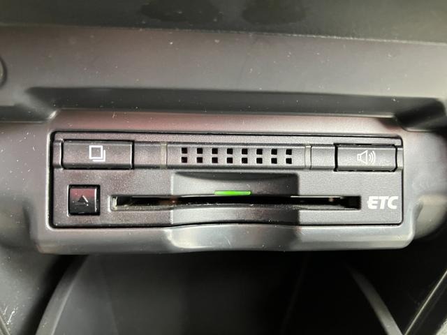 ヴェルファイア ２．４Ｚ　ゴールデンアイズＩＩ　ドライブレコーダー　後席モニター　ＥＴＣ　バックカメラ　ナビ　クリアランスソナー　オートクルーズコントロール　両側電動スライドドア　オートライト　ＨＩＤ　電動リアゲート　スマートキー　電動格納ミラー（8枚目）
