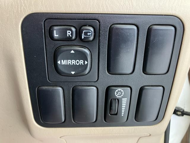 ランドクルーザープラド TX 4WD バックカメラ ナビ アルミホイール キーレスエントリー 電動格納ミラー AT 盗難防止システム 衝突安全ボディ CD MD 3列シート ABS エアコン パワーステアリング パワーウィンドウ(9枚目)