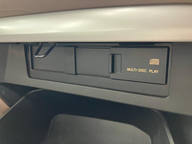 ランドクルーザープラド TX 4WD バックカメラ ナビ アルミホイール キーレスエントリー 電動格納ミラー AT 盗難防止システム 衝突安全ボディ CD MD 3列シート ABS エアコン パワーステアリング パワーウィンドウ(26枚目)