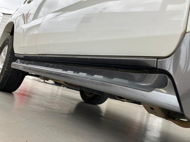 ランドクルーザープラド TX 4WD バックカメラ ナビ アルミホイール キーレスエントリー 電動格納ミラー AT 盗難防止システム 衝突安全ボディ CD MD 3列シート ABS エアコン パワーステアリング パワーウィンドウ(30枚目)