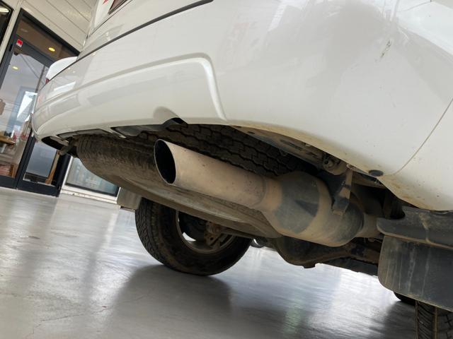 ランドクルーザープラド TX 4WD バックカメラ ナビ アルミホイール キーレスエントリー 電動格納ミラー AT 盗難防止システム 衝突安全ボディ CD MD 3列シート ABS エアコン パワーステアリング パワーウィンドウ(33枚目)