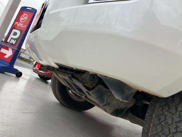 ランドクルーザープラド TX 4WD バックカメラ ナビ アルミホイール キーレスエントリー 電動格納ミラー AT 盗難防止システム 衝突安全ボディ CD MD 3列シート ABS エアコン パワーステアリング パワーウィンドウ(34枚目)